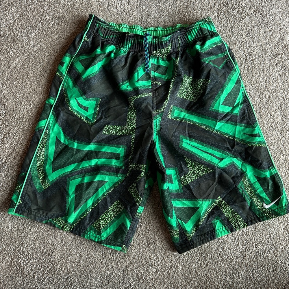 NWOT Nike Youth X-Large Green, Black & Gray Swim Trunks